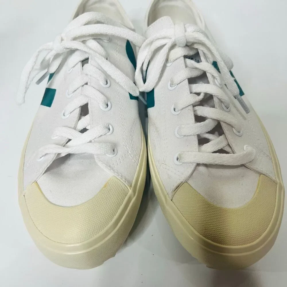 Veja Nova Logo Sneakers Green White Sz 10 small stain NEW